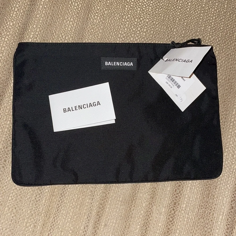 New authentic balenciaga nylon bag (UNISEX)